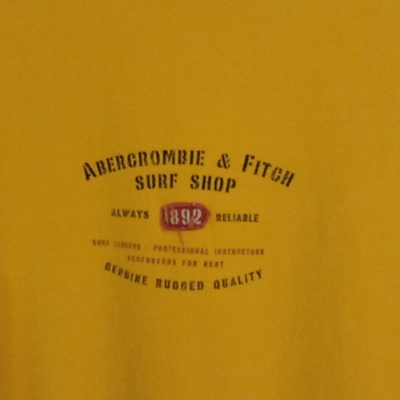 Men's Abercrombie and Fitch tee in size large - Picture 2 of 3
